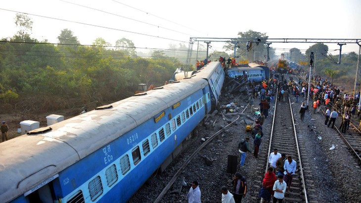 Inde: au moins 36 morts dans un nouveau déraillement de train - ảnh 1